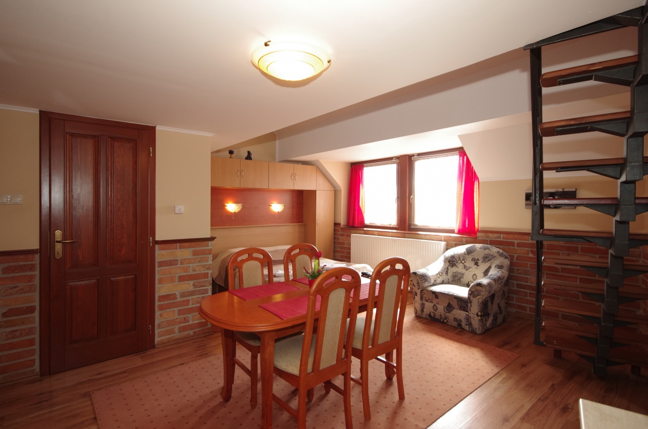 gyula-brill-apartman-rubin-apartmanhaz-kep1