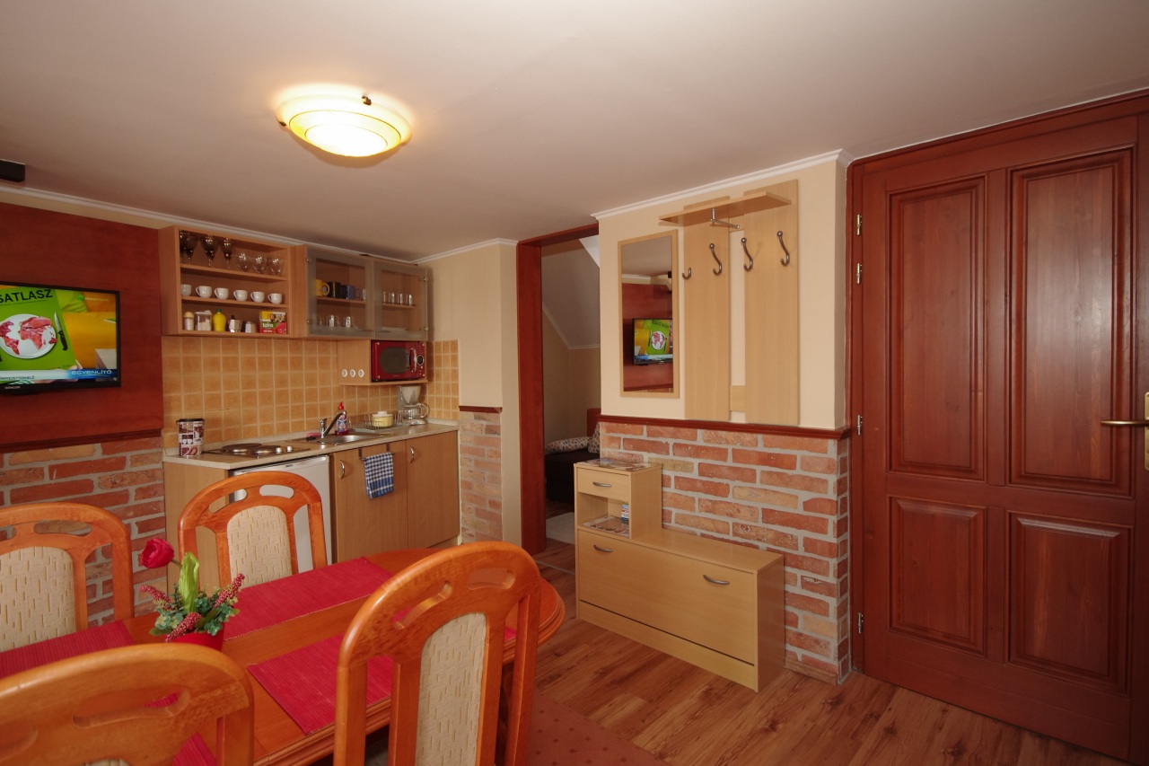 gyula-brill-apartman-rubin-apartmanhaz-kep3